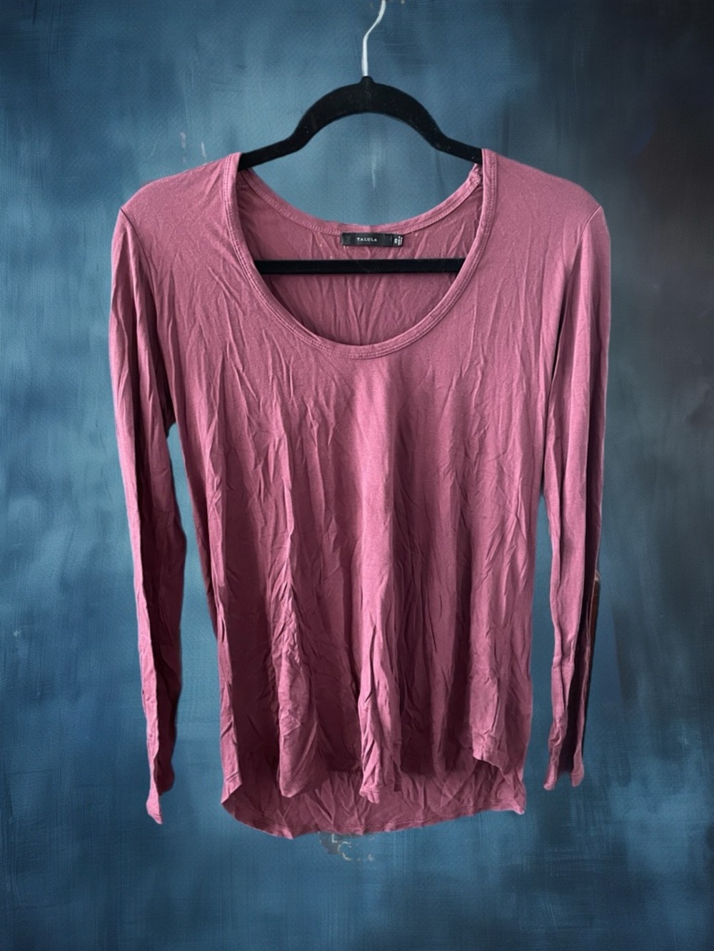 Talula Aritzia Long Sleeve Scoop Neck Top - Dusty Rose